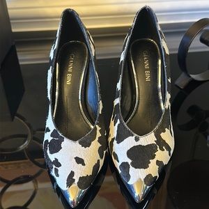 Cow print Gianna Bini pumps like new
